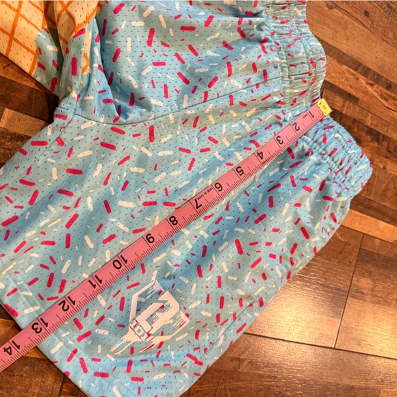 Baseball Lifestyle 101 sprinkle and ice cream shorts for boys, size youth medium - Picture 4 of 5